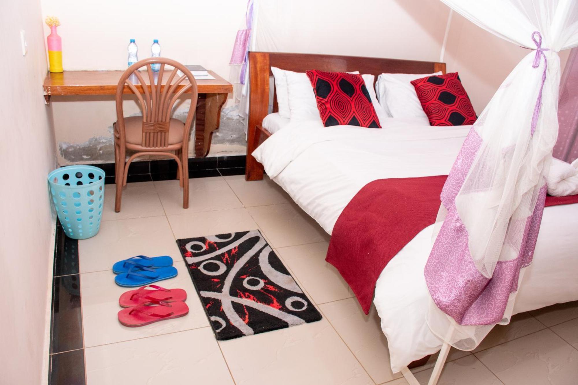 Super Break Hotel Kitale Exterior photo
