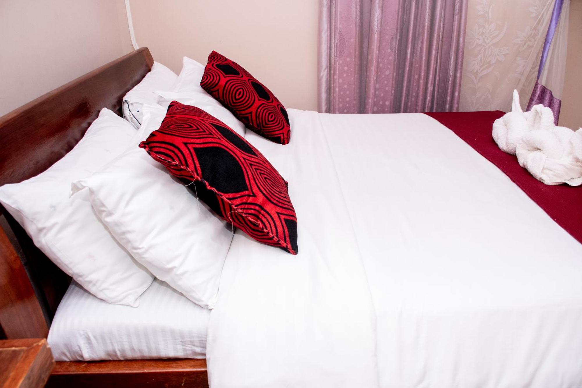 Super Break Hotel Kitale Exterior photo