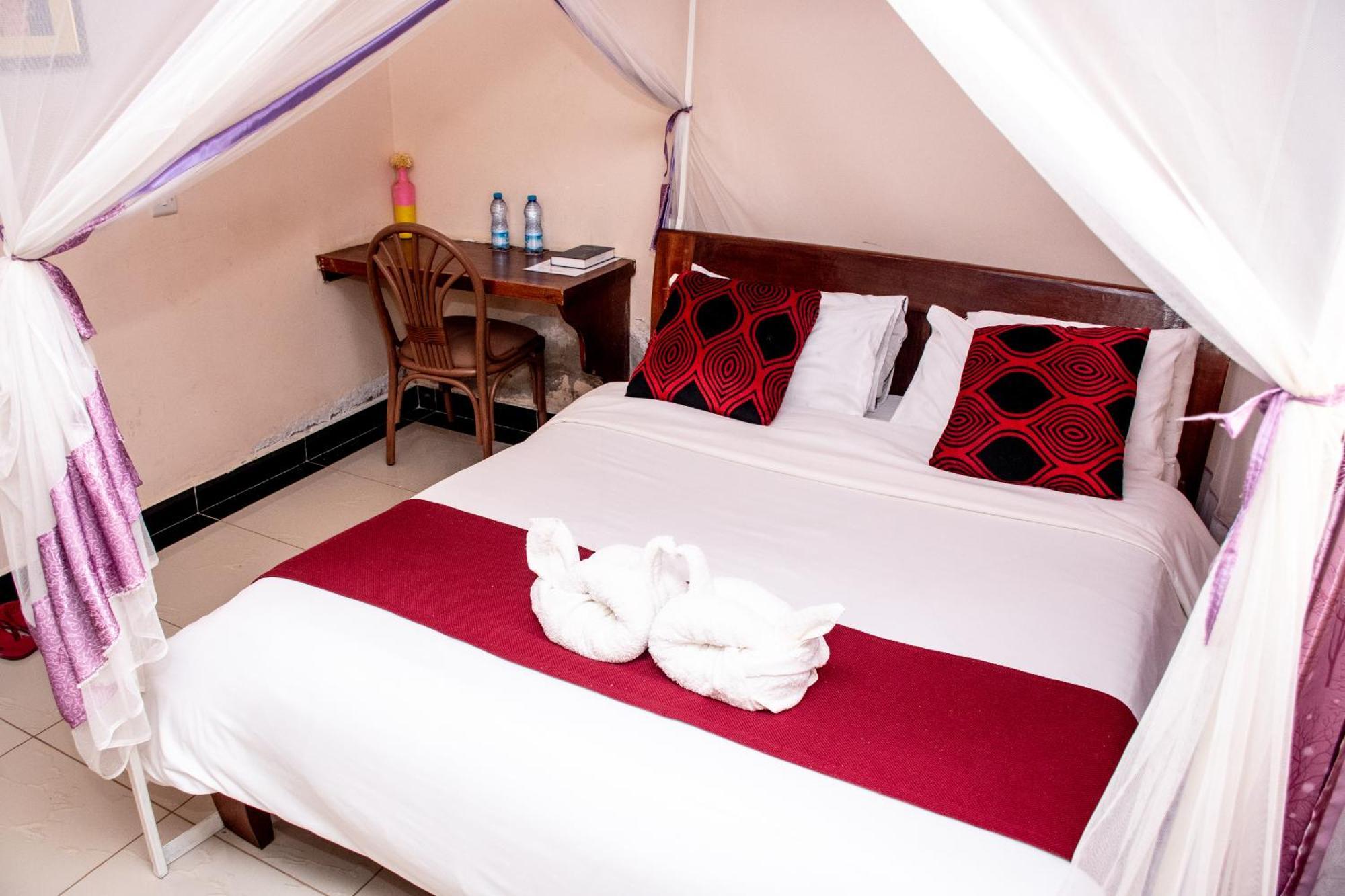 Super Break Hotel Kitale Exterior photo